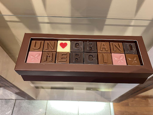 Venez découvrir nos messages en chocolats.